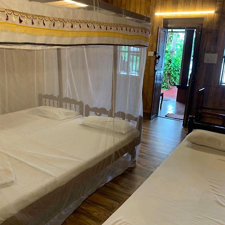 Malayalam Lake Resort アーラップーザ県 エクステリア 写真