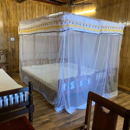 Malayalam Lake Resort アーラップーザ県 エクステリア 写真
