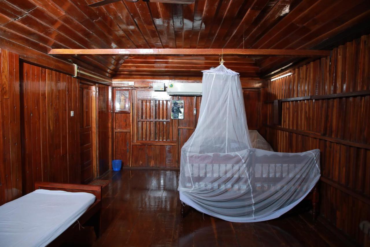 Malayalam Lake Resort アーラップーザ県 エクステリア 写真