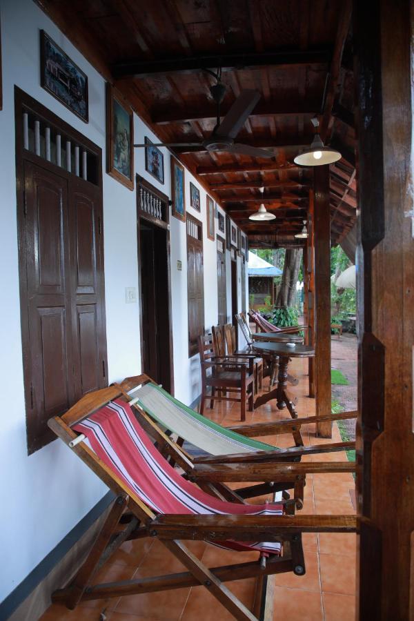 Malayalam Lake Resort アーラップーザ県 エクステリア 写真