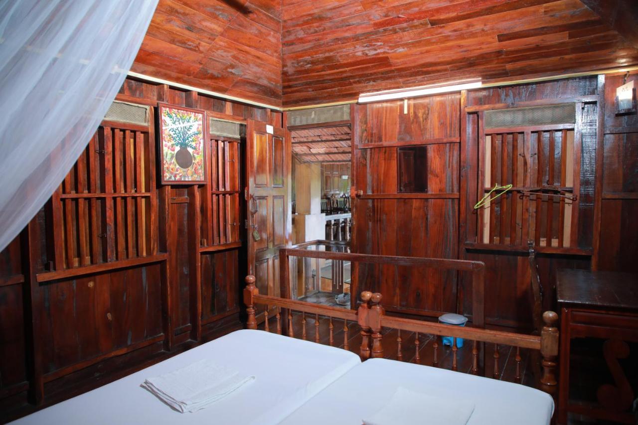 Malayalam Lake Resort アーラップーザ県 エクステリア 写真