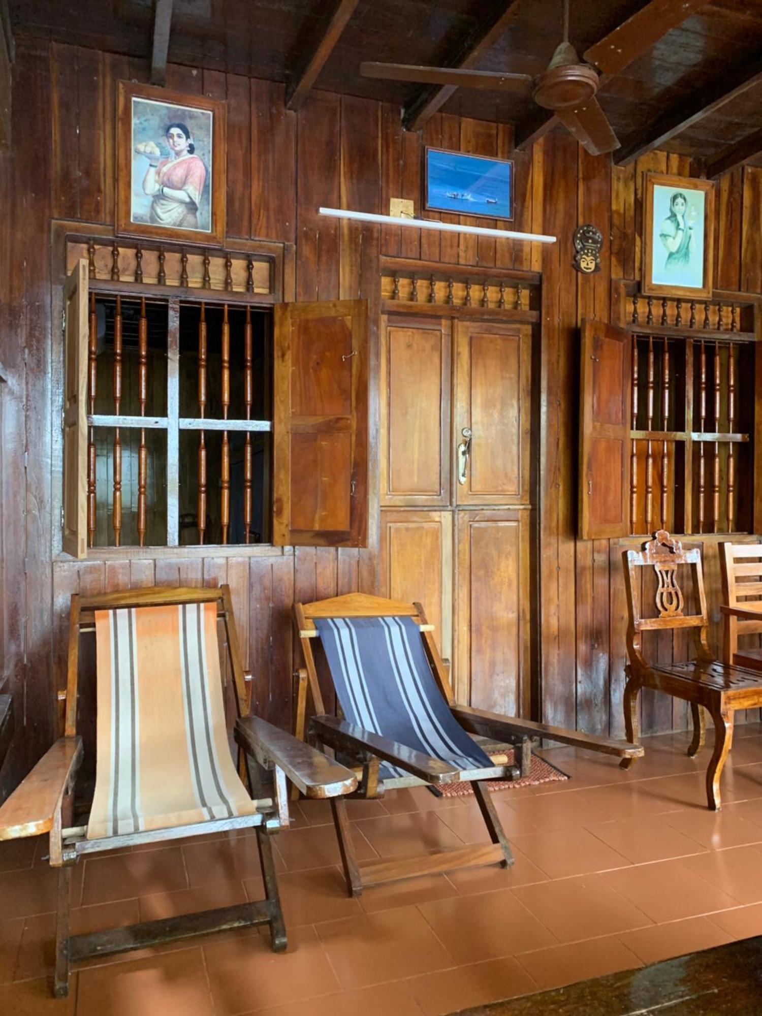 Malayalam Lake Resort アーラップーザ県 エクステリア 写真