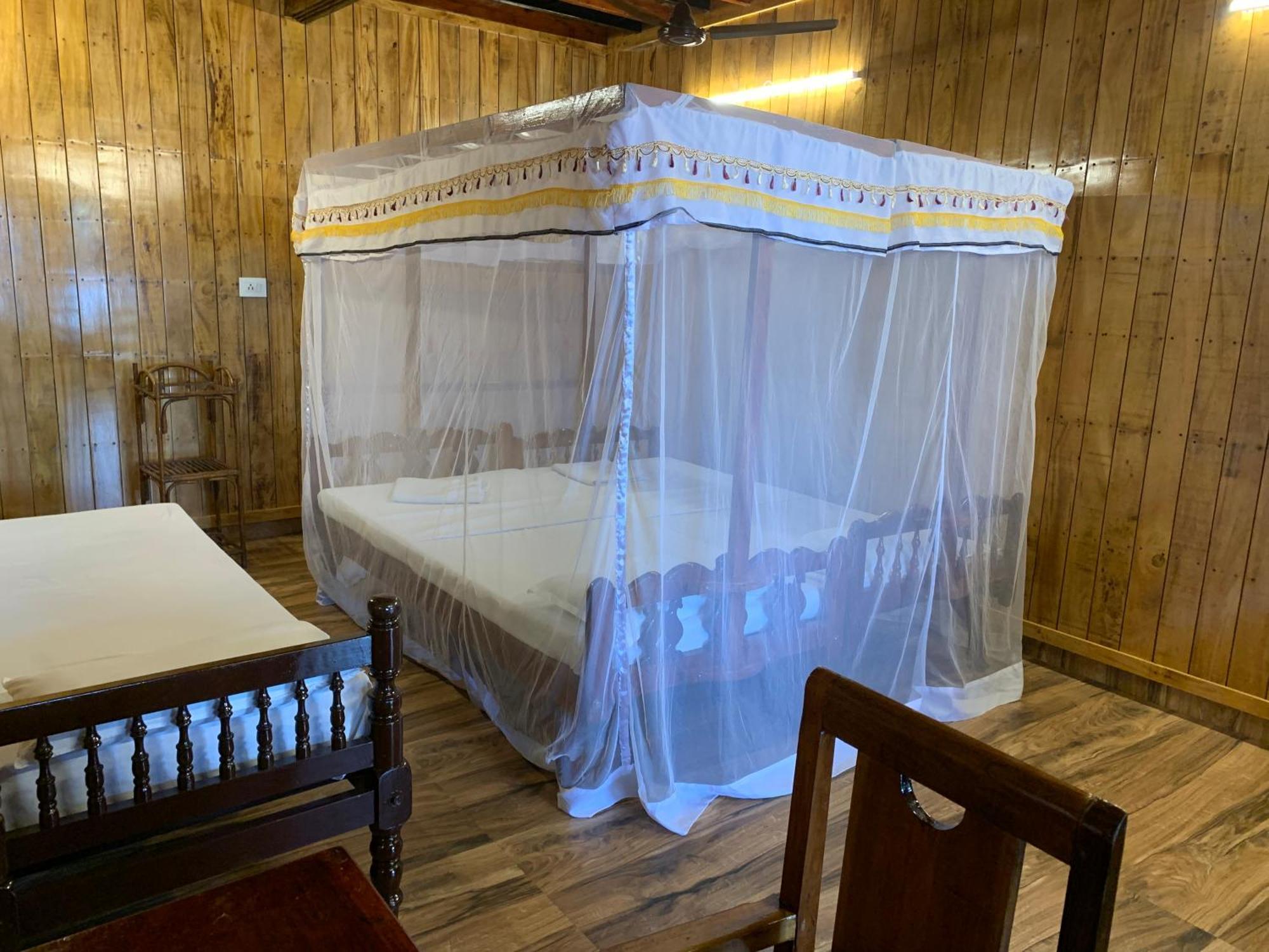 Malayalam Lake Resort アーラップーザ県 エクステリア 写真