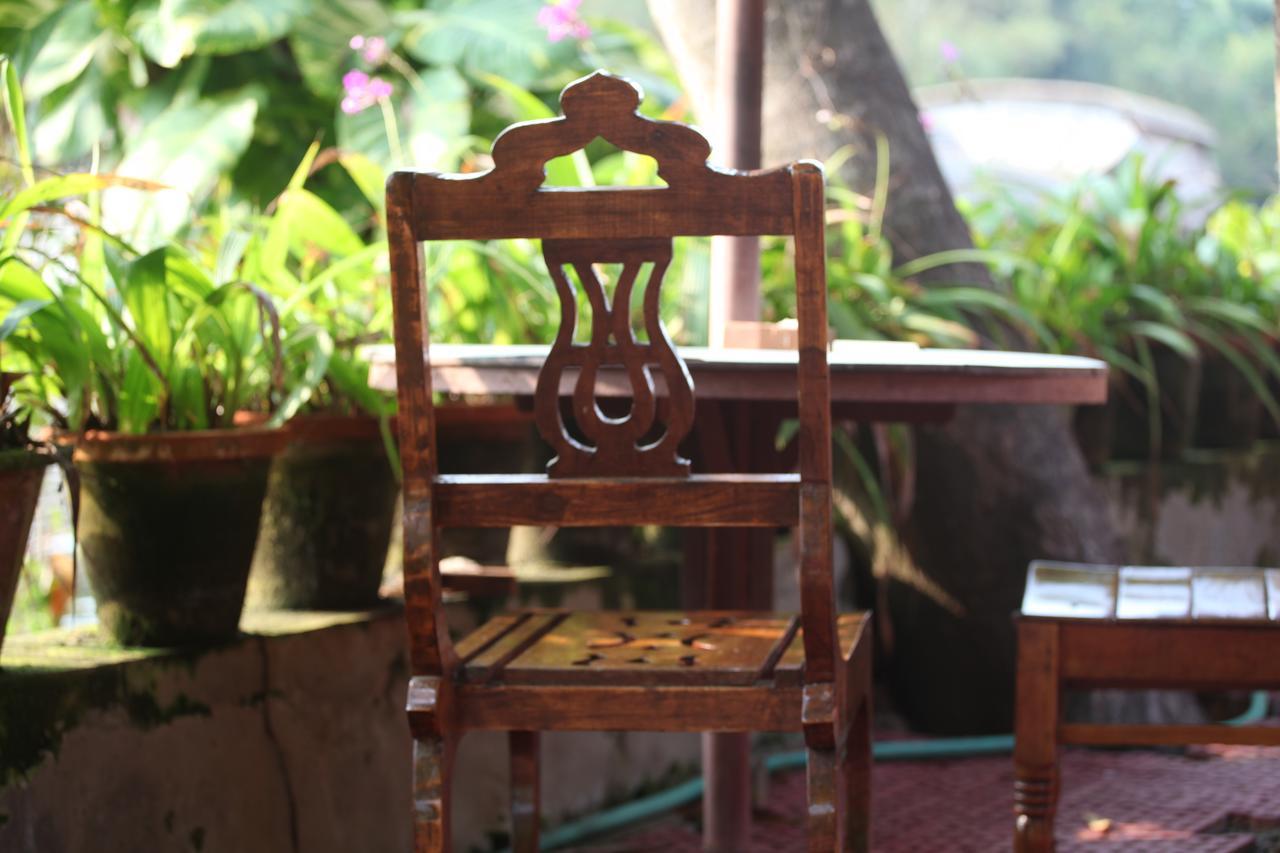 Malayalam Lake Resort アーラップーザ県 エクステリア 写真