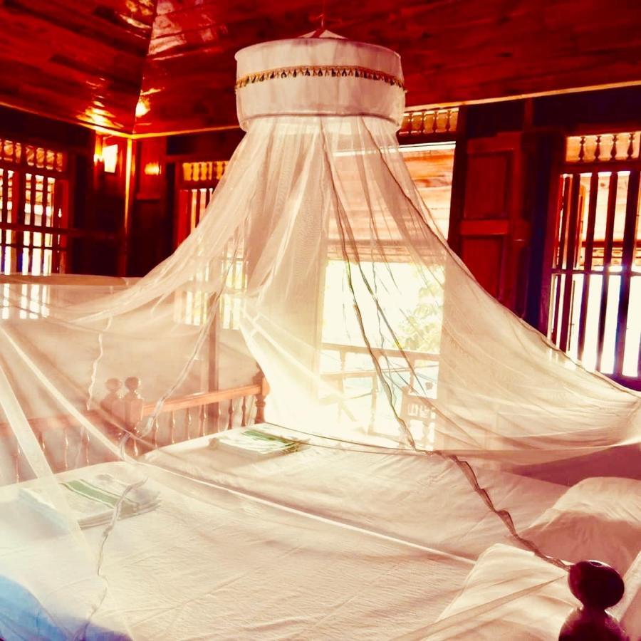 Malayalam Lake Resort アーラップーザ県 エクステリア 写真