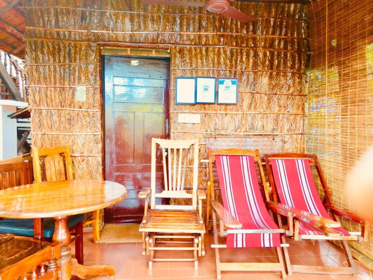 Malayalam Lake Resort アーラップーザ県 エクステリア 写真