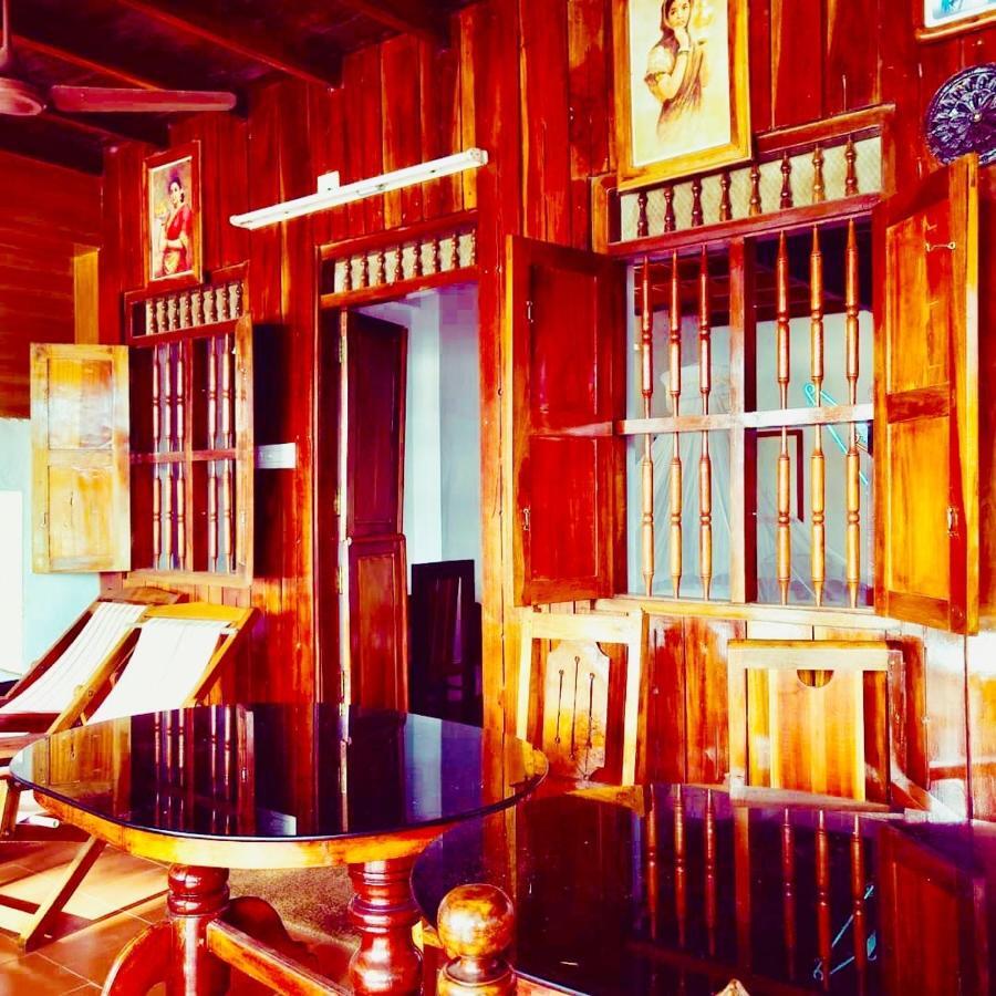 Malayalam Lake Resort アーラップーザ県 エクステリア 写真